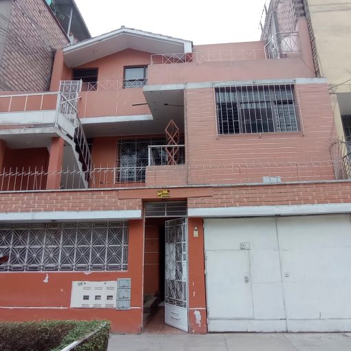 DEPARTAMENTO EN VENTA EN COMAS