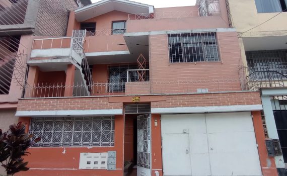 DEPARTAMENTO EN VENTA EN COMAS